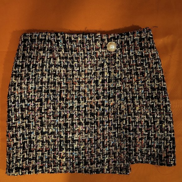 Dresses & Skirts - Sparkle Tweed-Patterned Mini Skirt with Faux Pearl Button